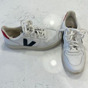 Veja white, navy, red sneaker. US: size 7. Euro: size 38. Very good condition.